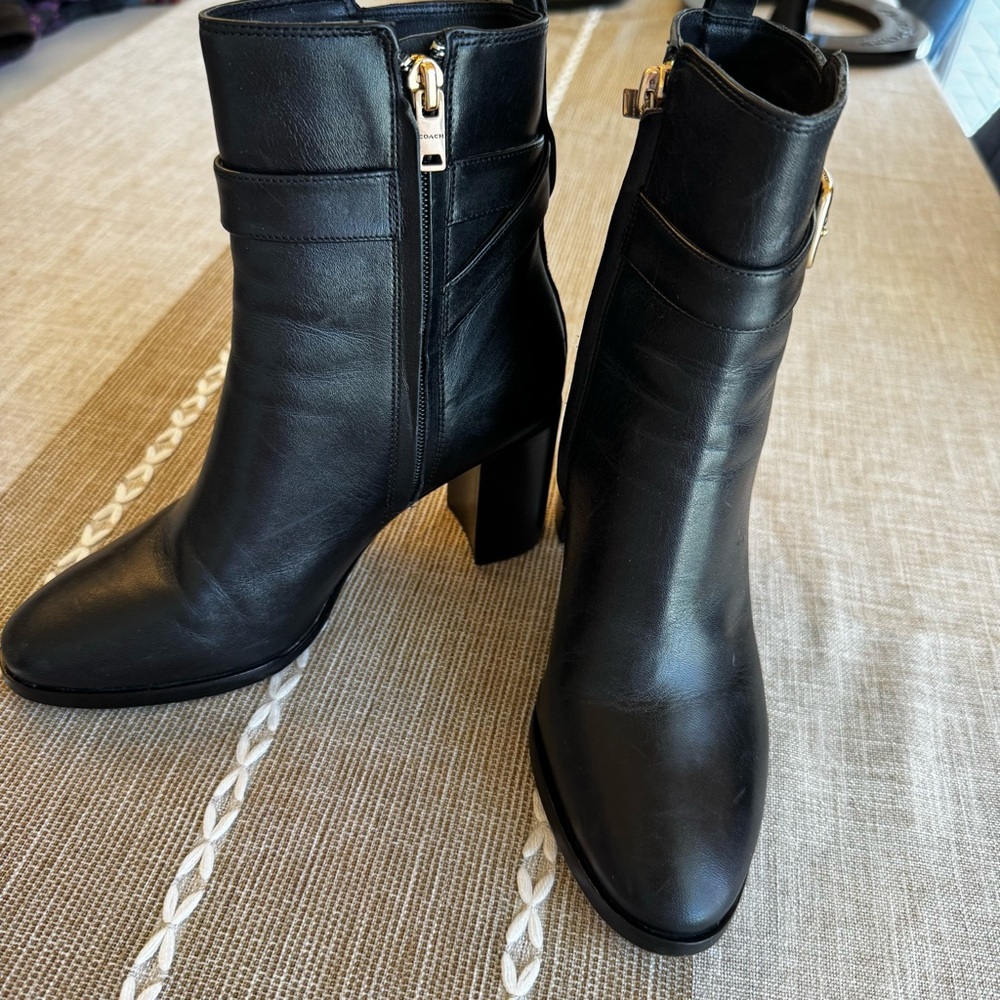 Coach Olivia Bootie black leather zip up boots heel size 6.5 - Picture 5 of 11
